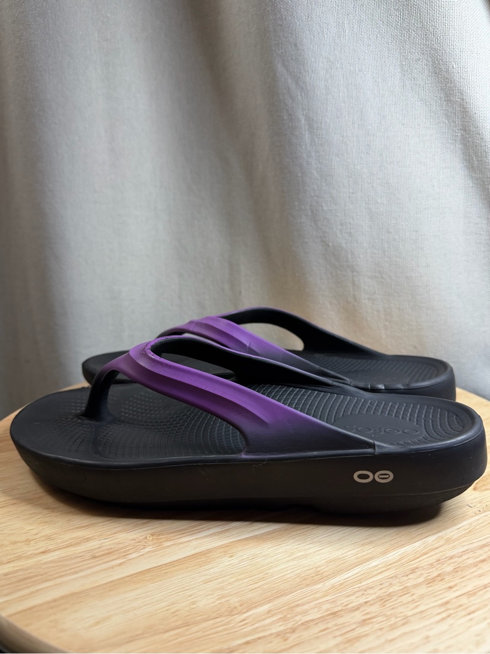 Oofos women’s OOlala Luxe recovery sandals